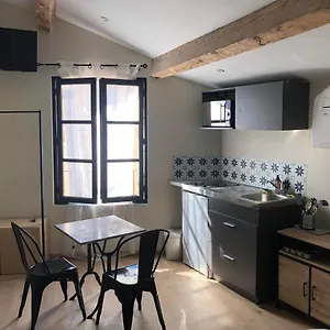 Apartment Arles: Studio De La Place, Arles